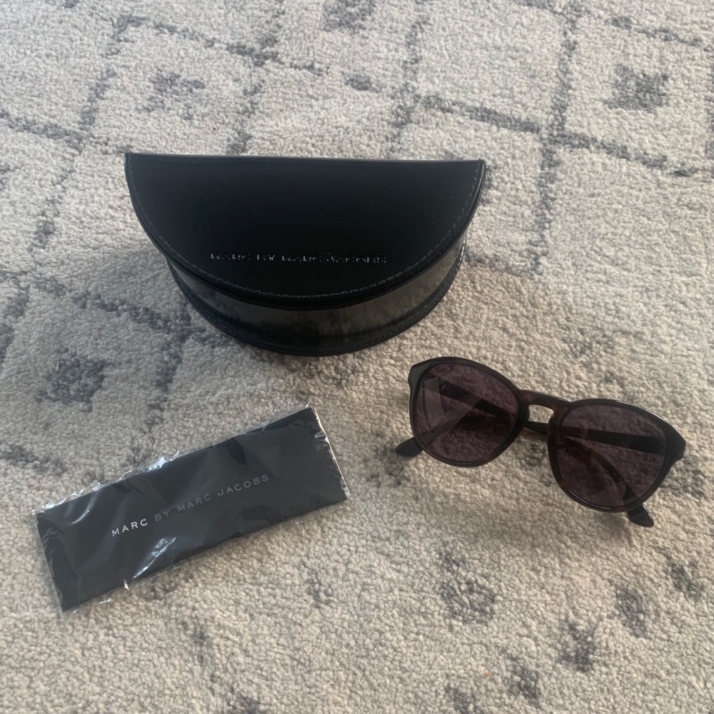 MARC JACOBS SUNGLASSES